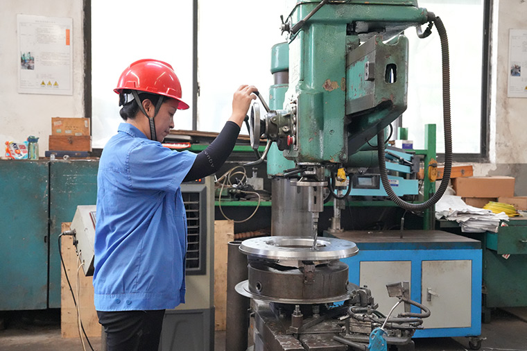 Jiangyin Huadong Machinery Co., Ltd.